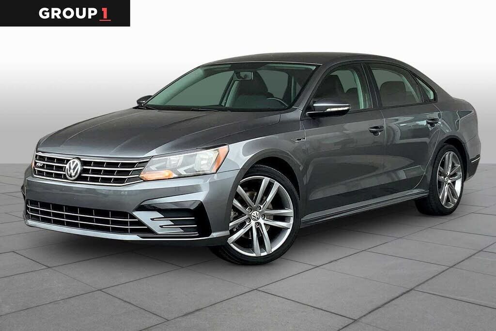 2018 VOLKSWAGEN Passat