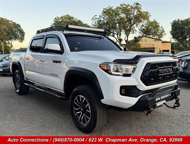2017 TOYOTA Tacoma
