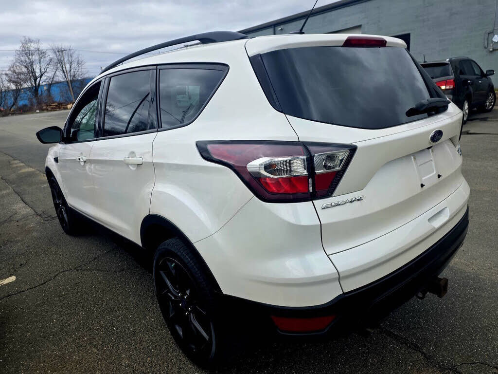 2017 FORD Escape