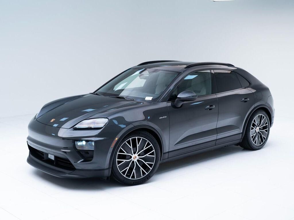 2025 PORSCHE Macan