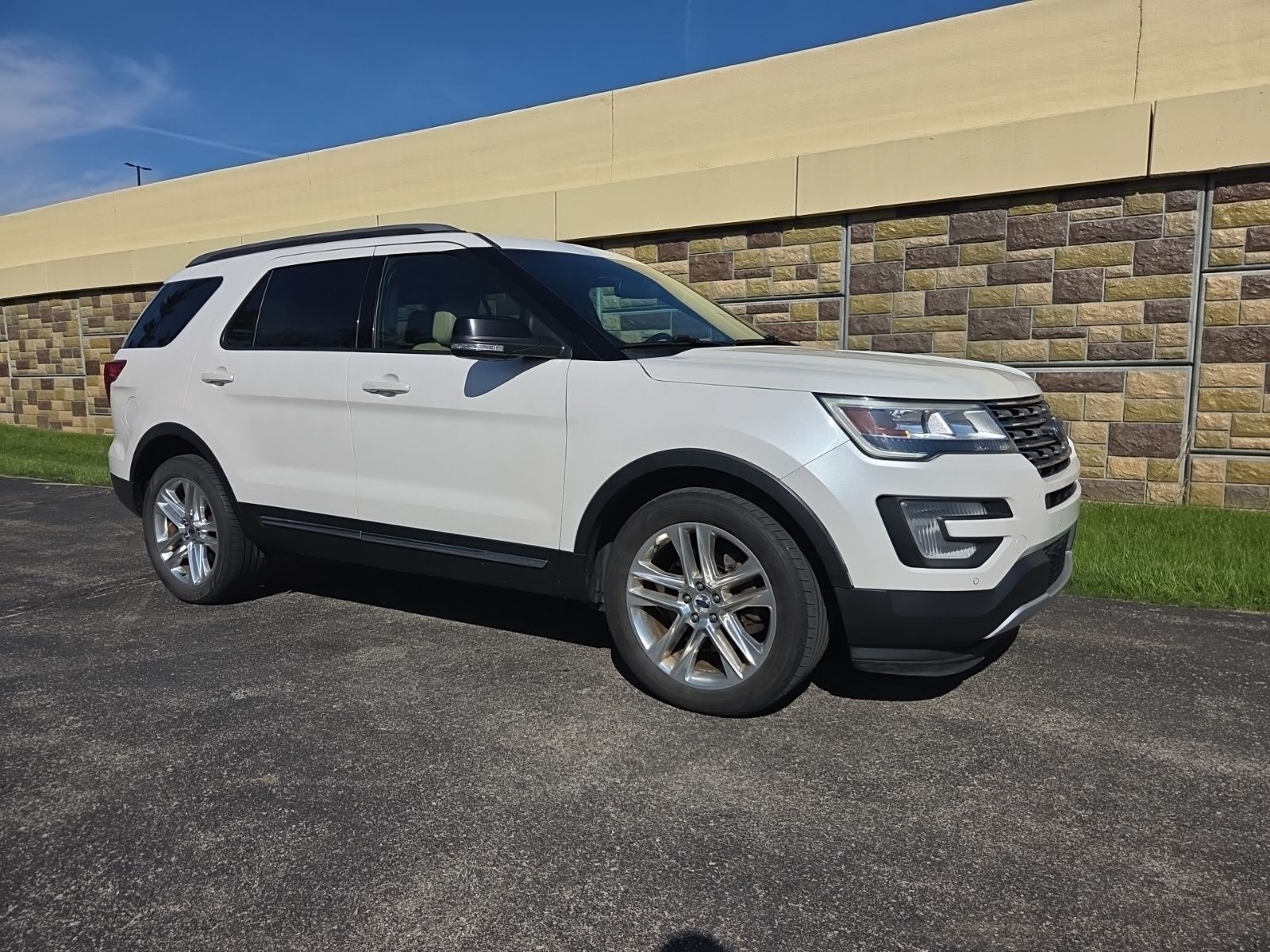 2017 FORD Explorer