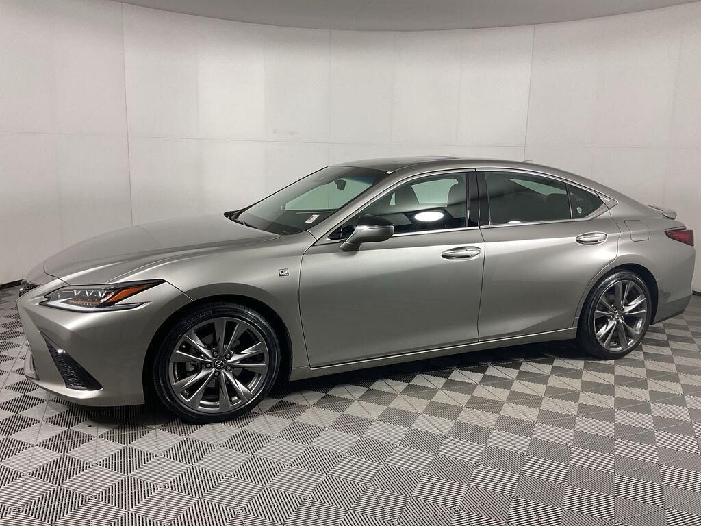 2019 LEXUS ES