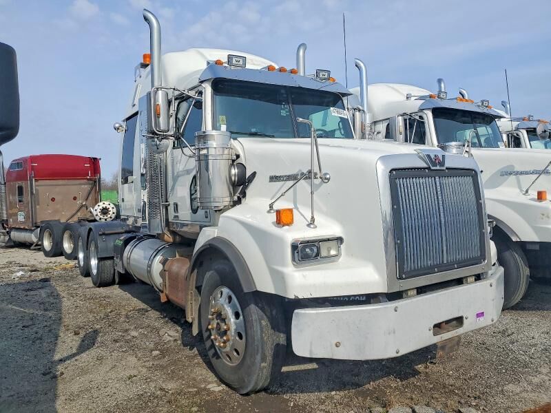 2020 WESTERN STAR 4900
