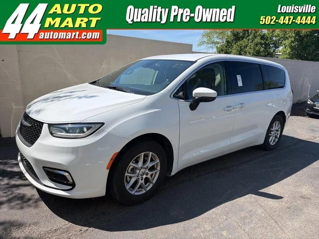 2023 CHRYSLER Pacifica