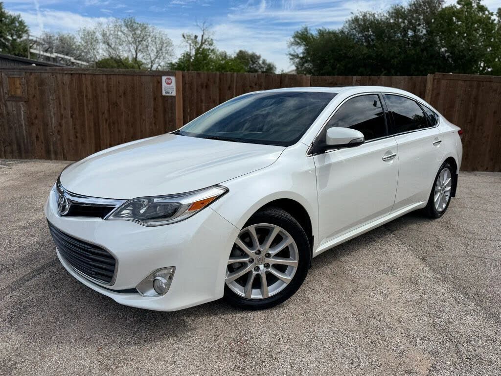 2013 TOYOTA Avalon