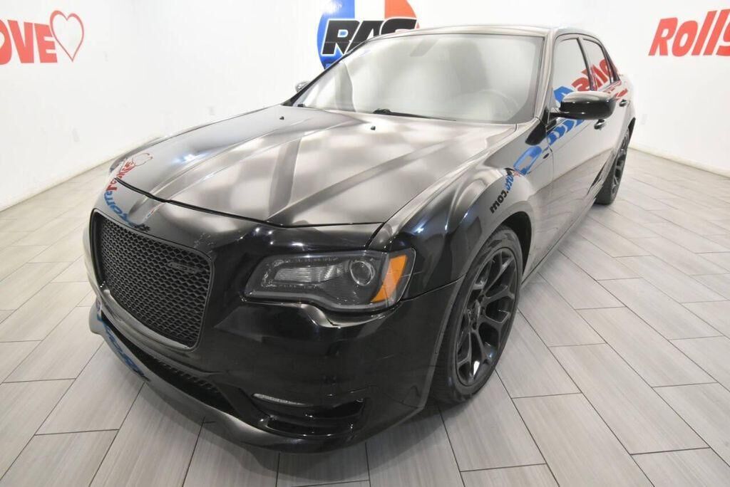 2019 CHRYSLER 300