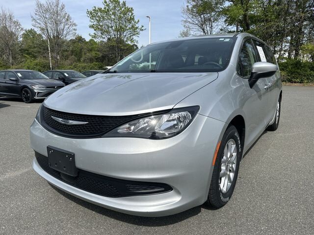 2023 CHRYSLER Voyager