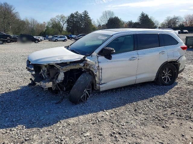 2017 TOYOTA Highlander