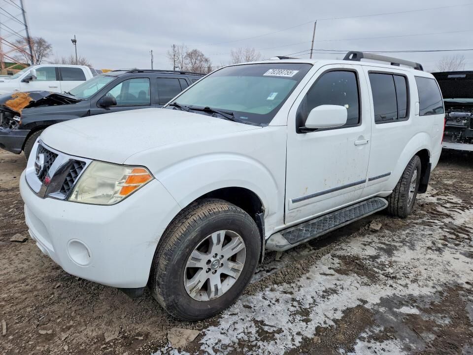 2011 NISSAN Pathfinder