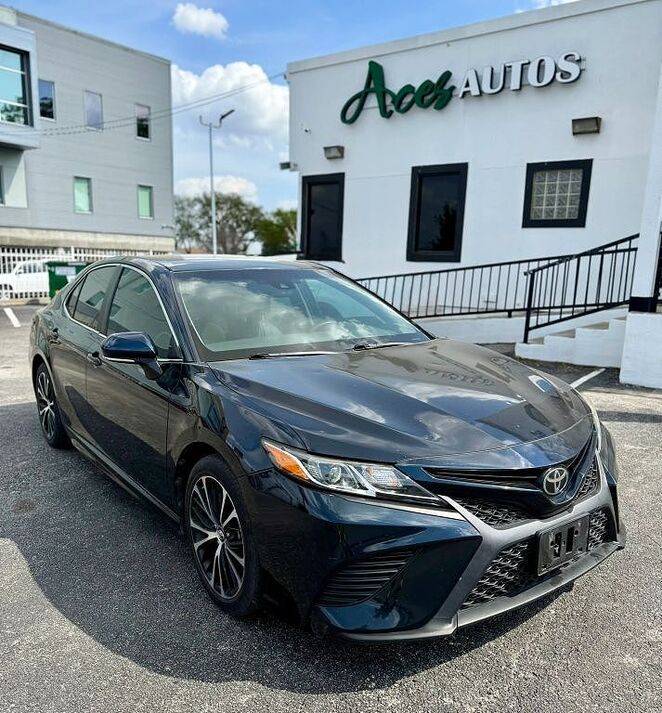 2018 TOYOTA Camry