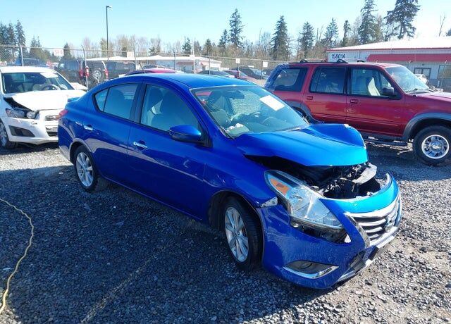 2015 NISSAN Versa