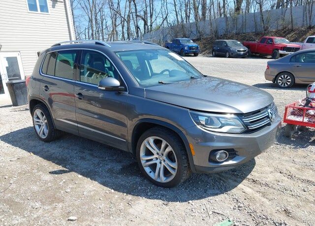 2016 VOLKSWAGEN Tiguan