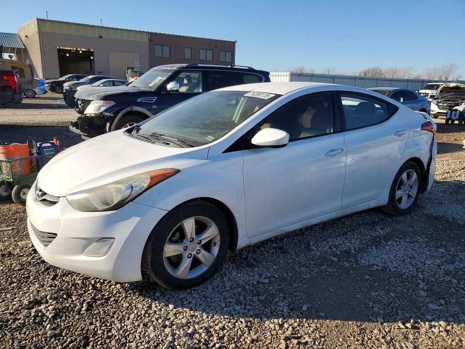 2013 HYUNDAI Elantra