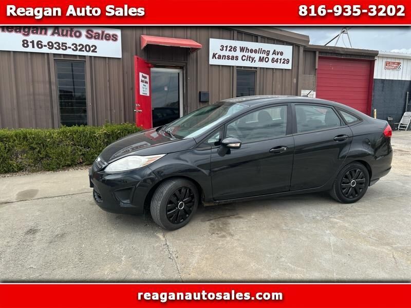 2013 FORD Fiesta