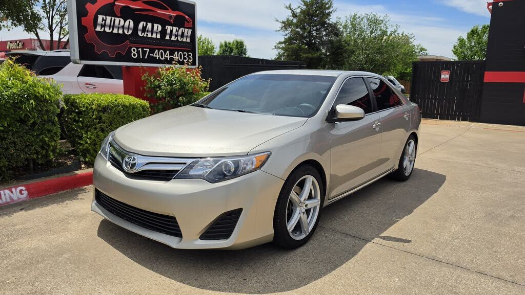 2013 TOYOTA Camry