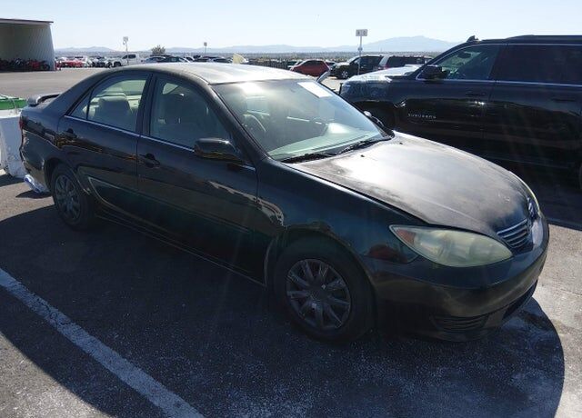 2005 TOYOTA Camry