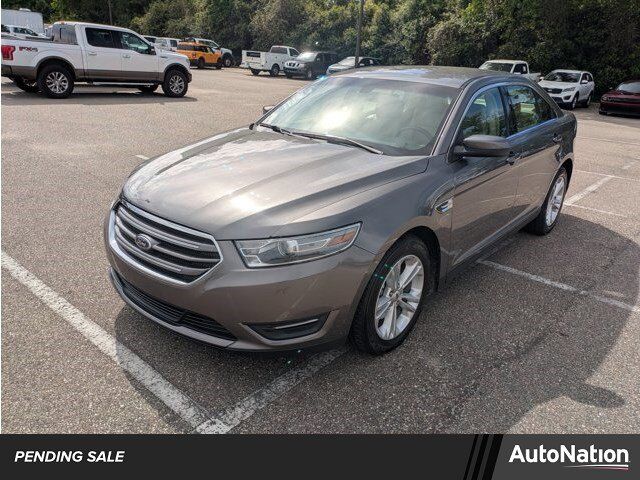 2013 FORD Taurus