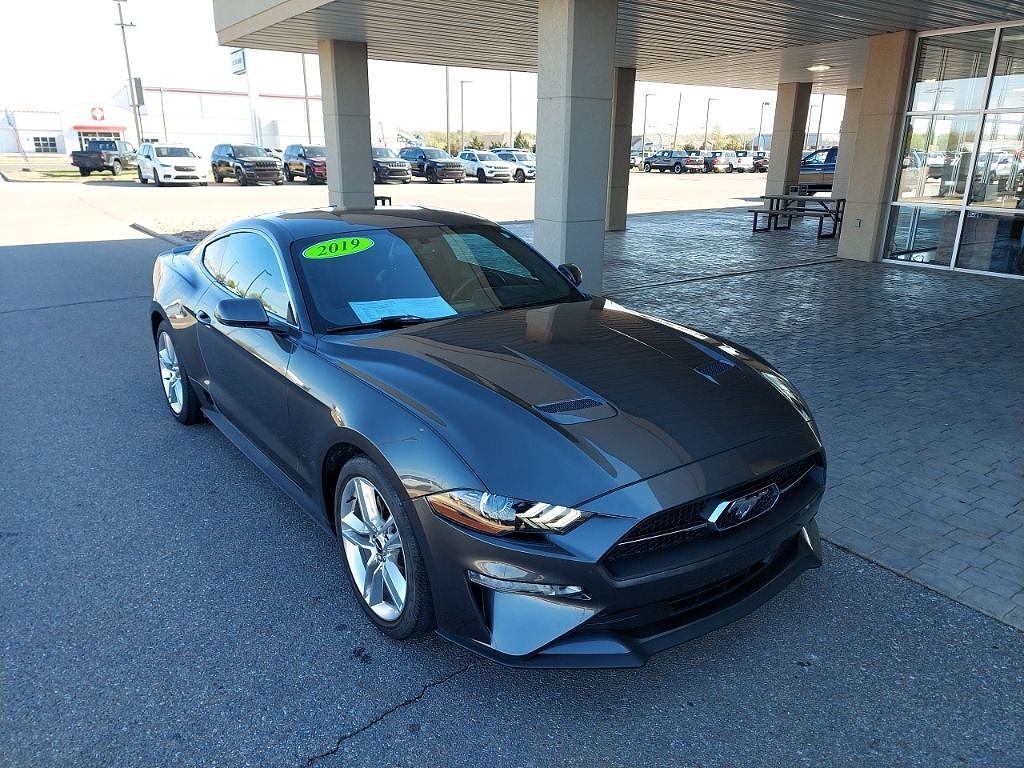 2019 FORD Mustang