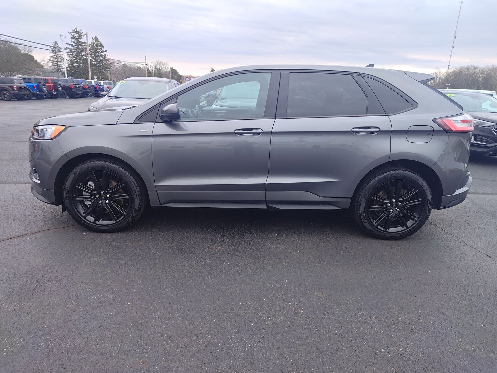 2023 FORD Edge