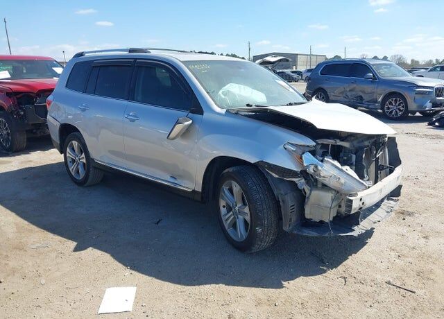 2013 TOYOTA Highlander