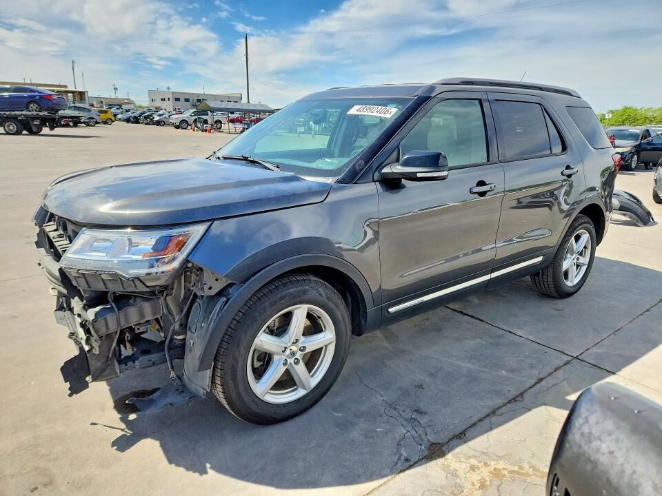 2018 FORD Explorer