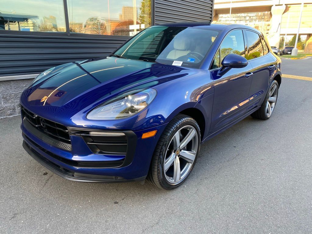 2023 PORSCHE Macan