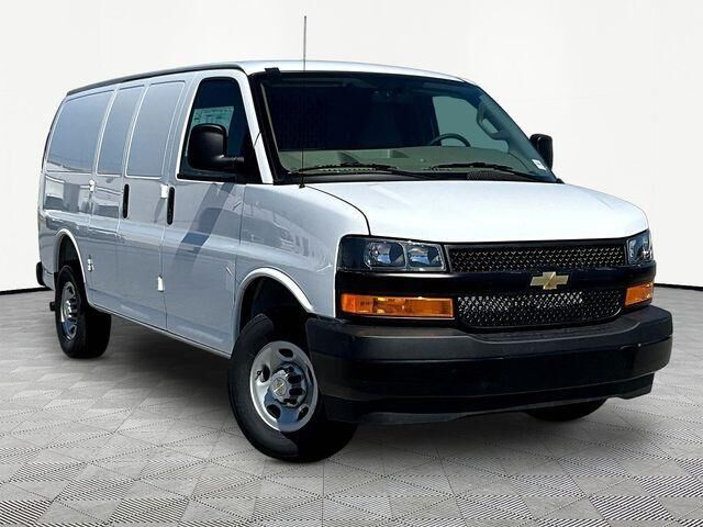 2026 CHEVROLET Express