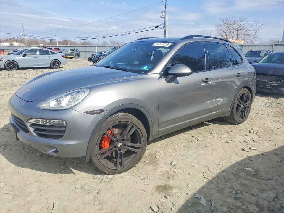 2014 PORSCHE Cayenne
