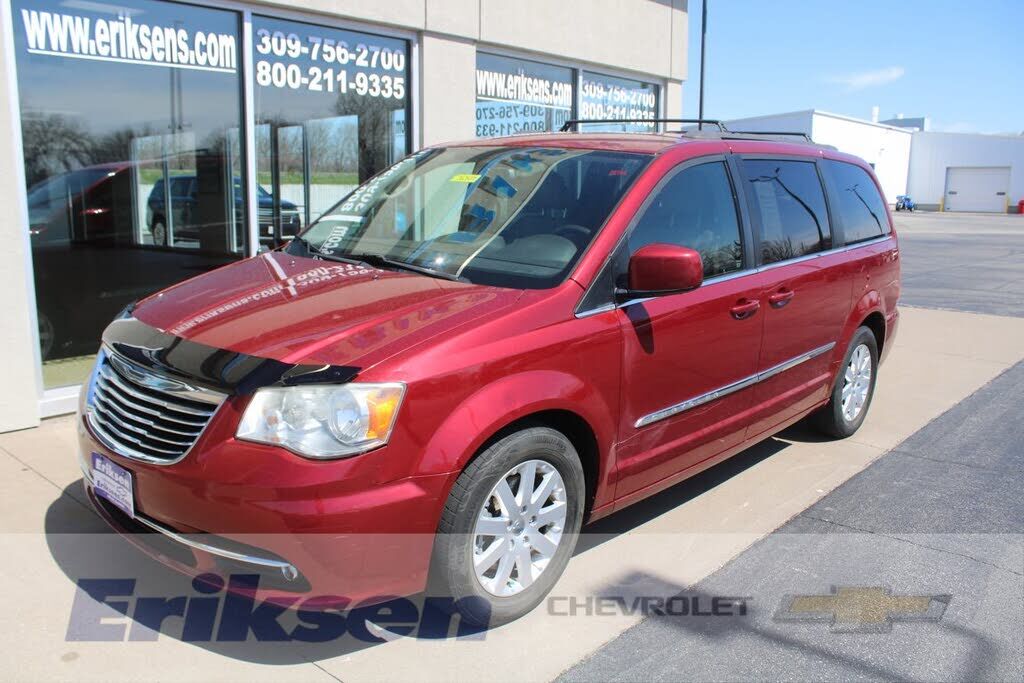 2013 CHRYSLER Town and Country