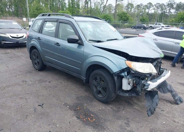 2013 SUBARU Forester