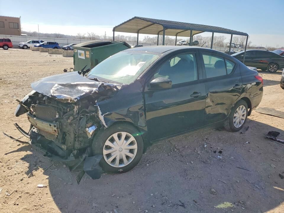 2017 NISSAN Versa