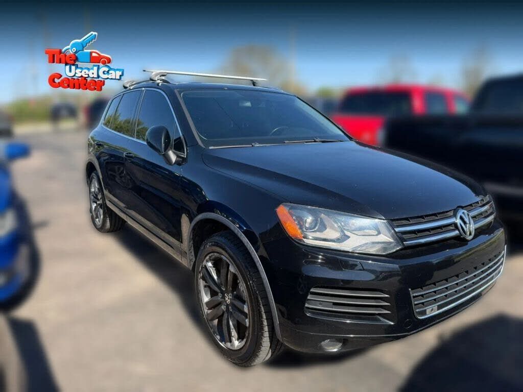 2011 VOLKSWAGEN Touareg