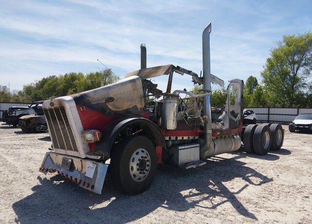 2000 PETERBILT 379