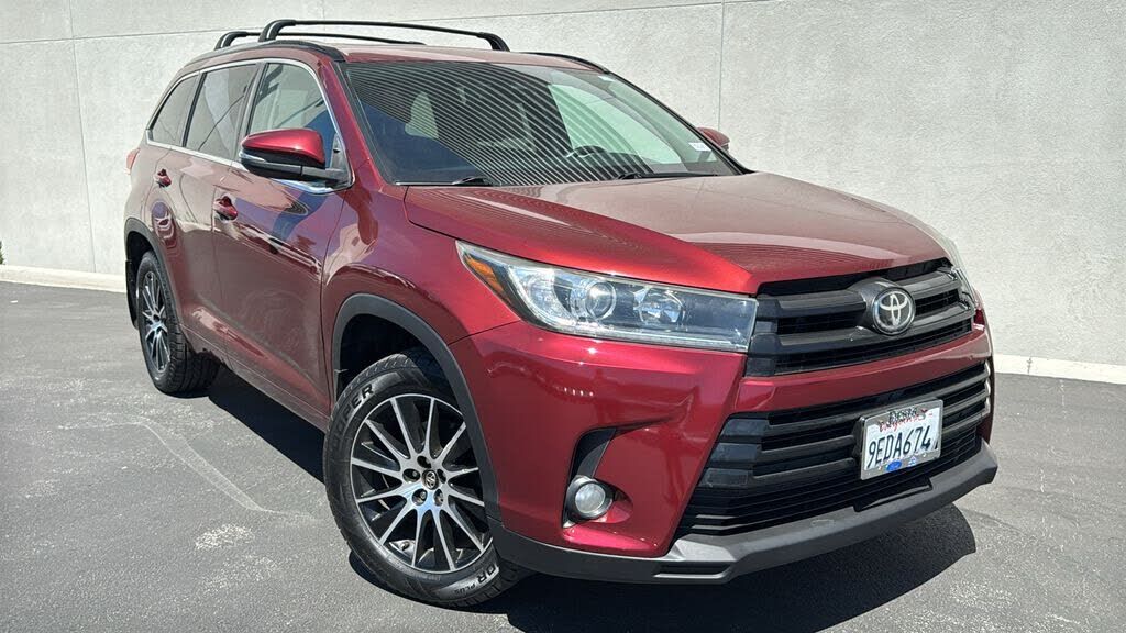 2017 TOYOTA Highlander