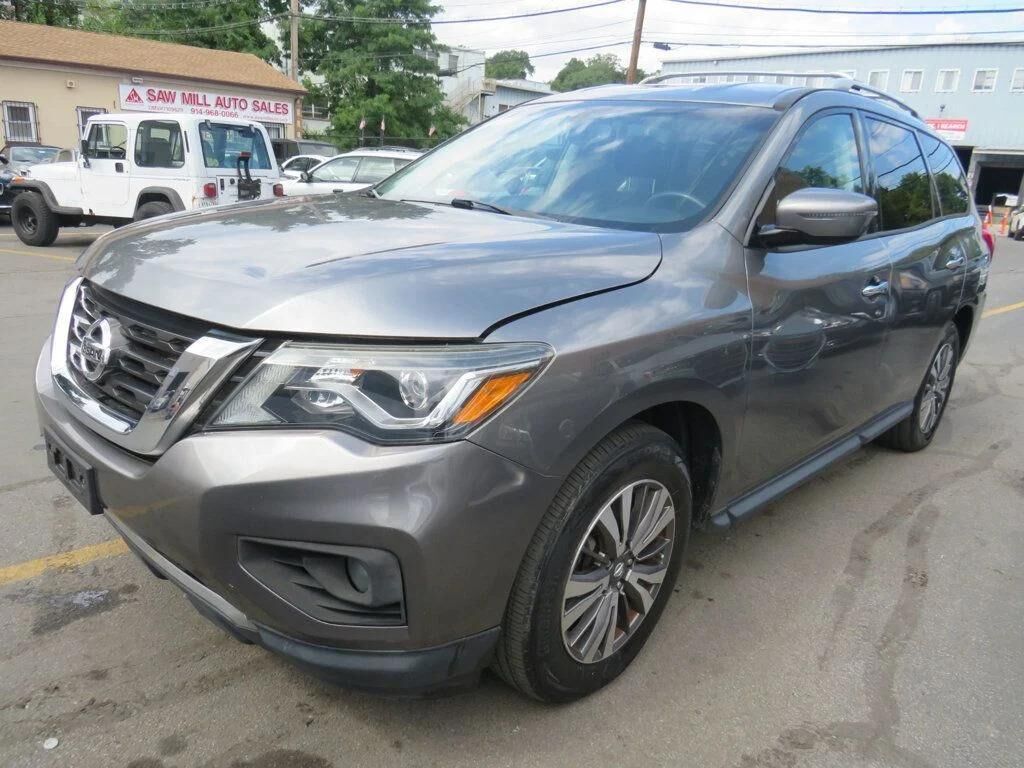 2017 NISSAN Pathfinder