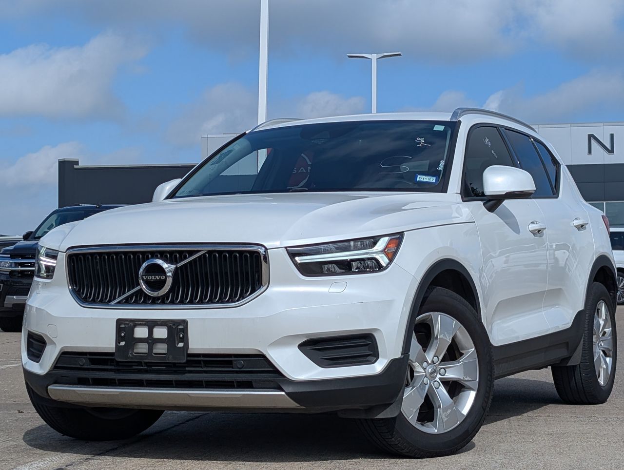 2022 VOLVO XC40