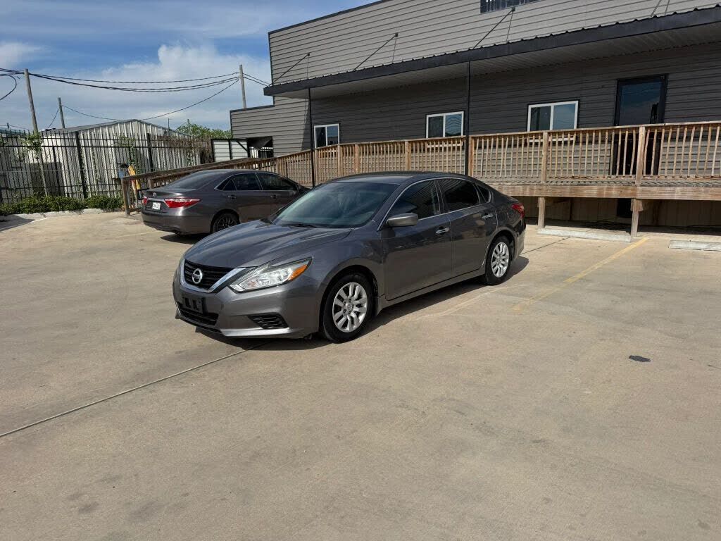 2017 NISSAN Altima