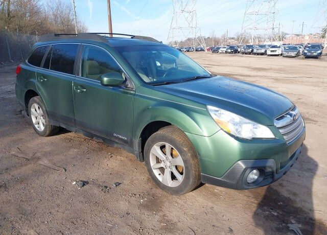 2014 SUBARU Outback