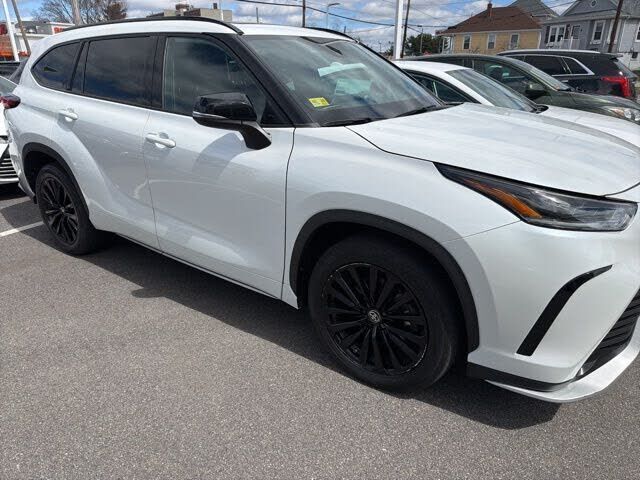 2023 TOYOTA Highlander