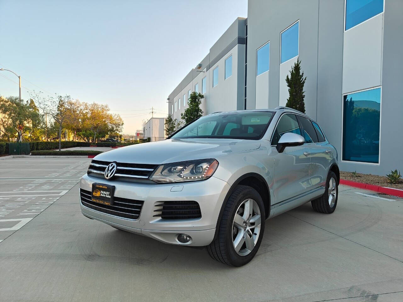 2014 VOLKSWAGEN Touareg