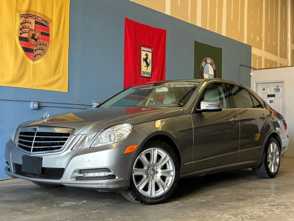 2013 MERCEDES-BENZ E-Class
