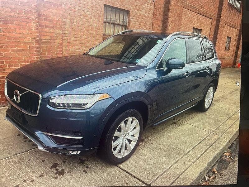 2018 VOLVO XC90