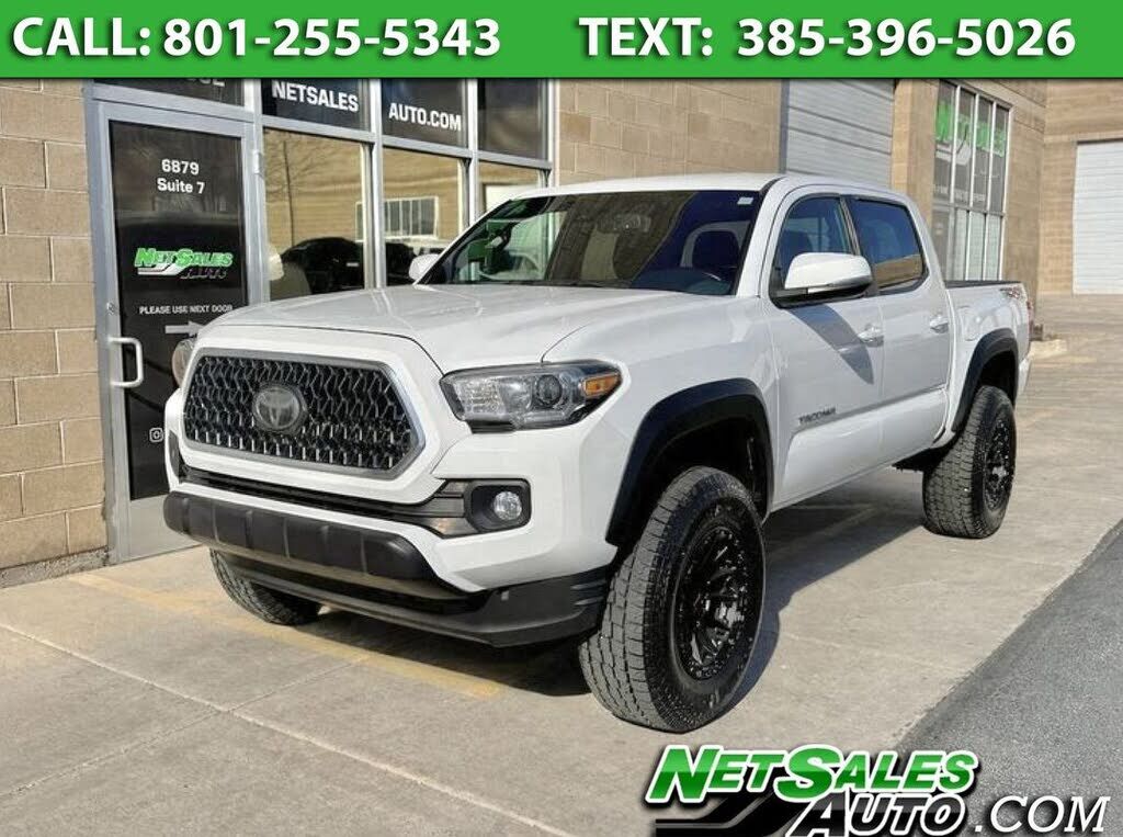 2018 TOYOTA Tacoma