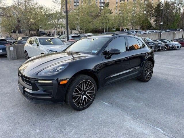 2022 PORSCHE Macan