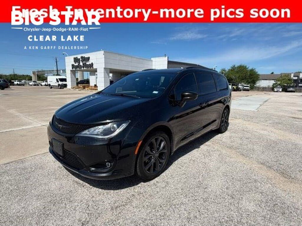 2019 CHRYSLER Pacifica