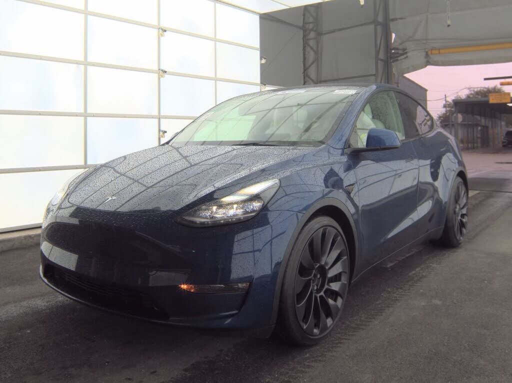 2022 TESLA Model Y