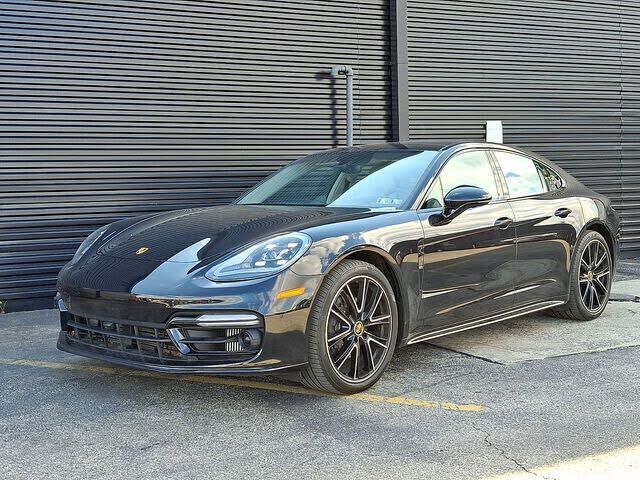 2023 PORSCHE Panamera