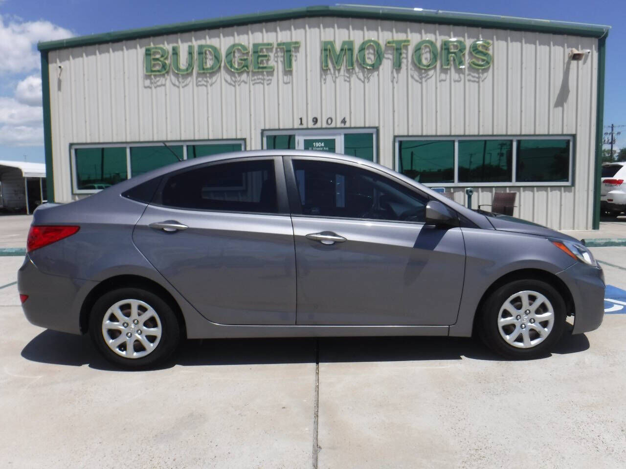 2013 HYUNDAI Accent