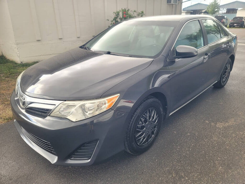 2013 TOYOTA Camry