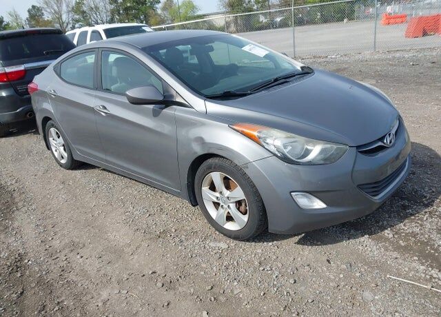 2013 HYUNDAI Elantra